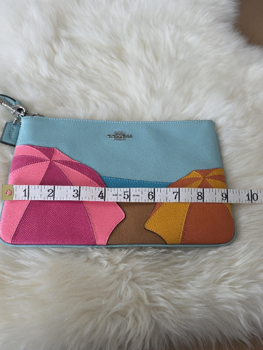 Gorgeous Coach Large Leather Beach Scene Wristlet Wallet ๐ฉทโฑ๏ธ๐งก๐ - Picture 15 of 16